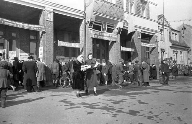 pavadinimas: Knygų mugė Gorkio g. (db. Liepų g.), 1956 m., raktai:  Knygų mugė